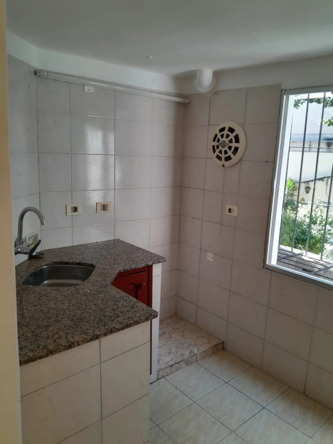 Casa ID.12638 - Alquiler Casa PH En Pleno Centro 4 Dormitorios 2 Baños