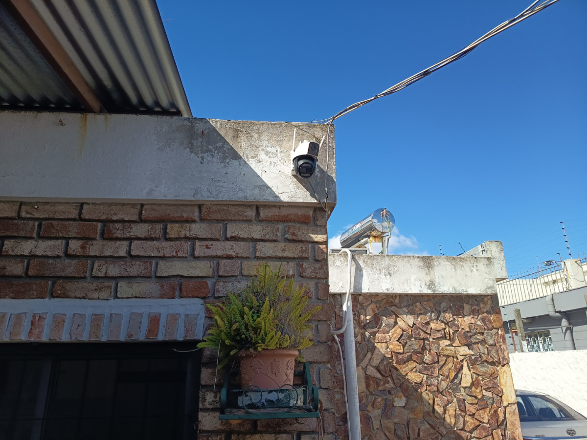 Casa ID.13104 - Venta Casa 3 Dormitorios Con Gran Terreno de 904 M2 Barbacoa Y Cochera Para 6 Autos En Belvedere
