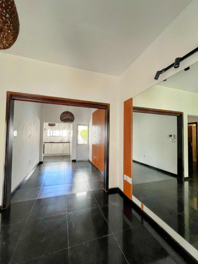 Casa ID.7327 - Hermosa Casa De 2 Dorm, Cochera, Parrillero, Barbacoa En Malvin