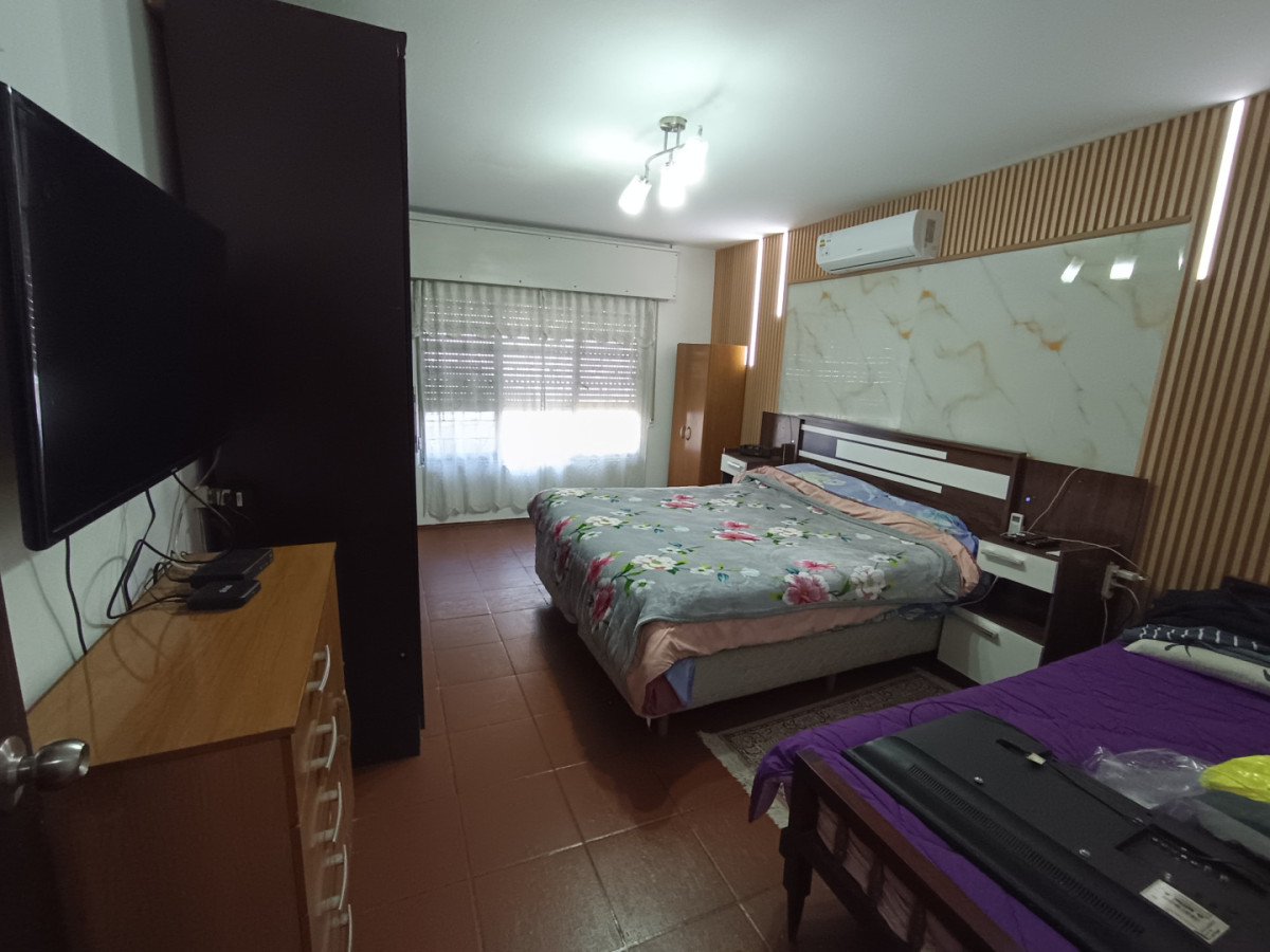 Casa ID.13104 - Venta Casa 3 Dormitorios Con Gran Terreno de 904 M2 Barbacoa Y Cochera Para 6 Autos En Belvedere