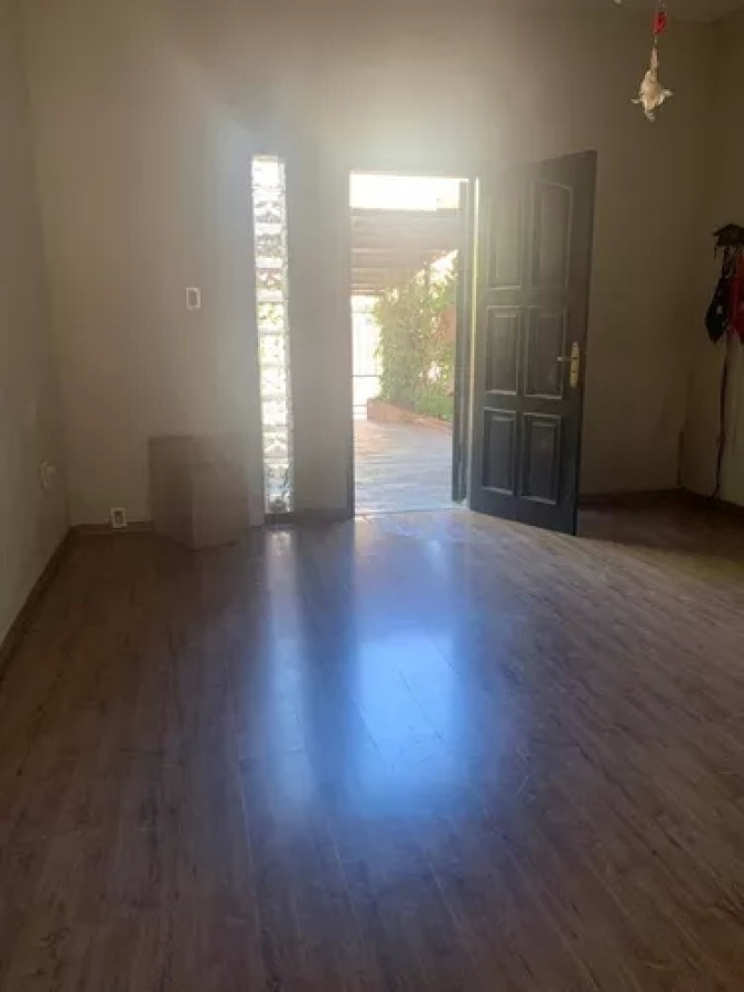 Casa ID.4426 - Venta Casa Para Vivienda O Local Muy Bien Ubicada