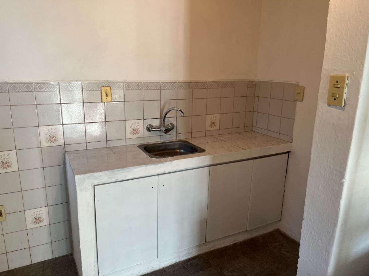 Casa ID.12934 - Alquiler Apto Tipo Casa 1 Dormitorio Patio Lavadero Unión