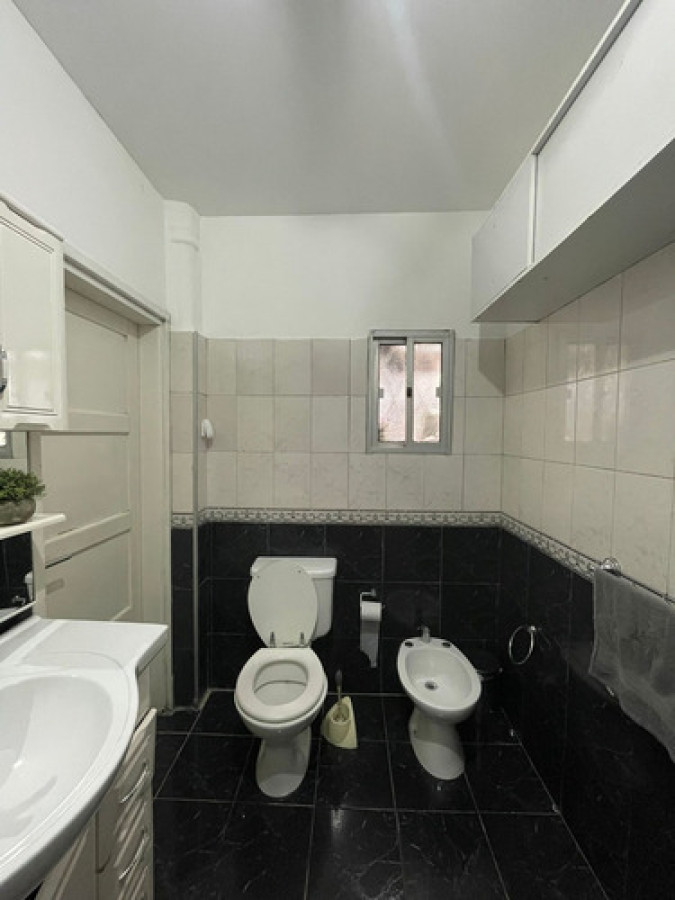 Casa ID.9677 - Hermosa Casa De 4 Dorm Cochera Jardín Terraza Parrillero