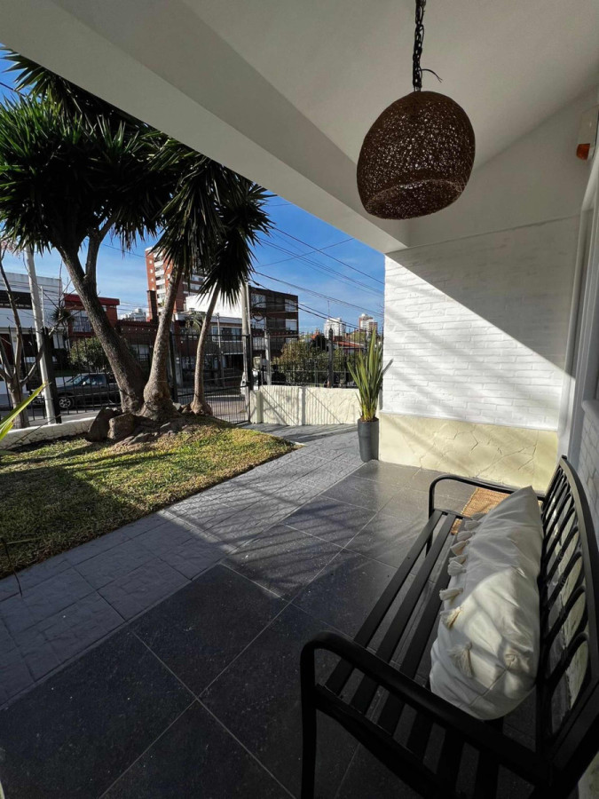 Casa ID.7327 - Hermosa Casa De 2 Dorm, Cochera, Parrillero, Barbacoa En Malvin