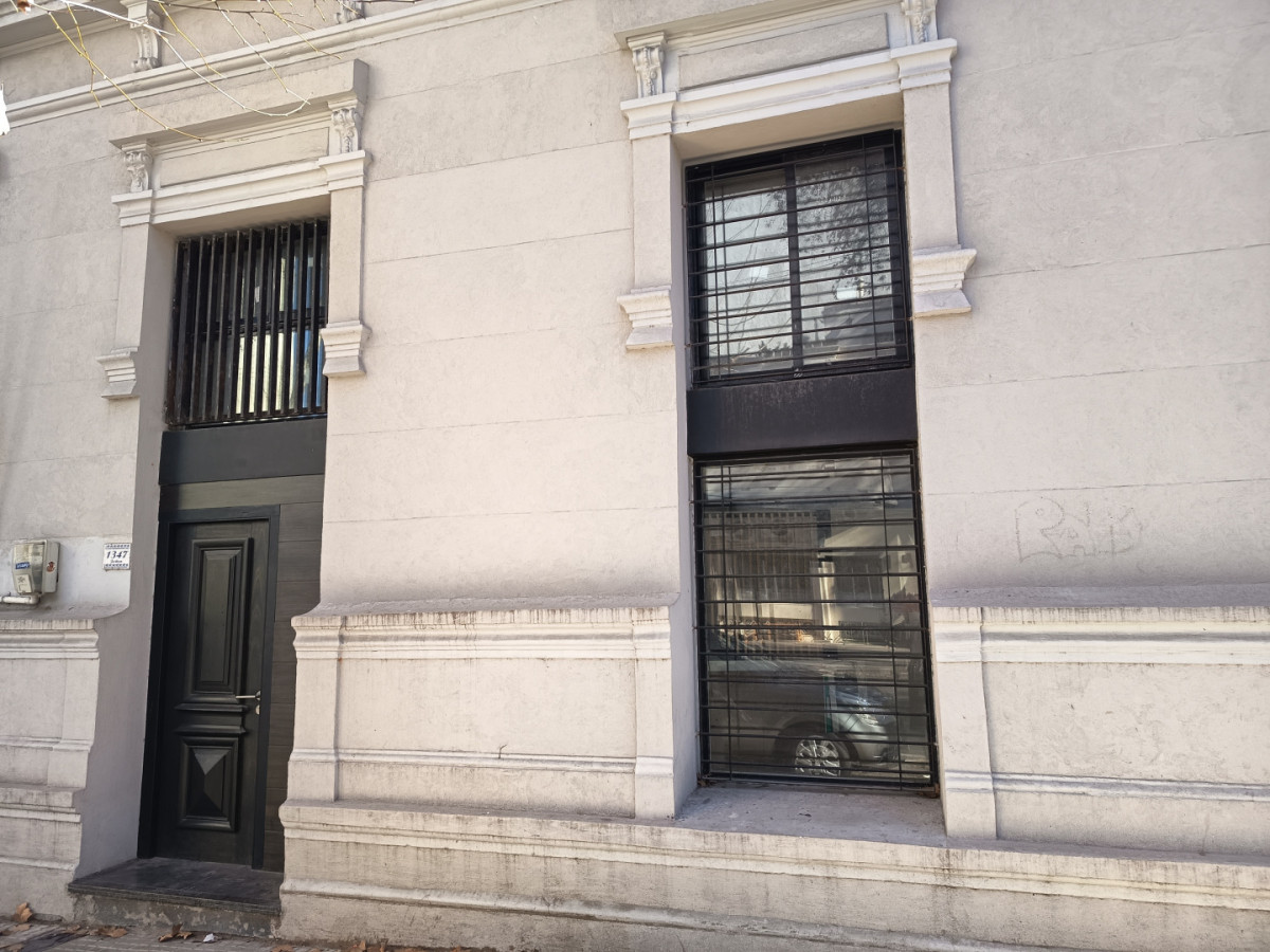 Casa ID.12922 - Casa PH Reciclada 2 Dormitorios Sin GC Cordón Azotea 