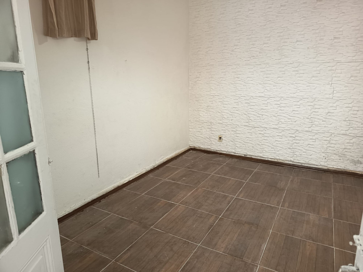 Casa ID.13059 - Alquiler Casa De 1 Dormitorio Luminosa Sin Gastos Comunes En Brazo Oriental