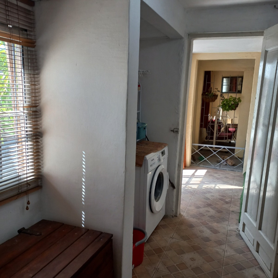 Casa ID.8307 - Casa Grande En Venta 2 Dormitorios Parrillero Garage Colon