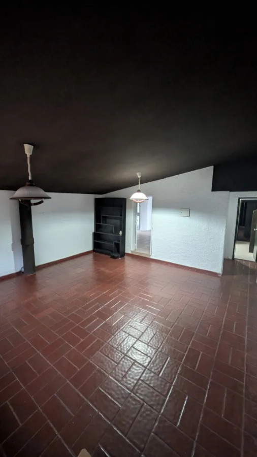 Casa ID.10660 - Alquiler Casa 2 Dormitorios 2 Baños Cochera En Puerto Buceo