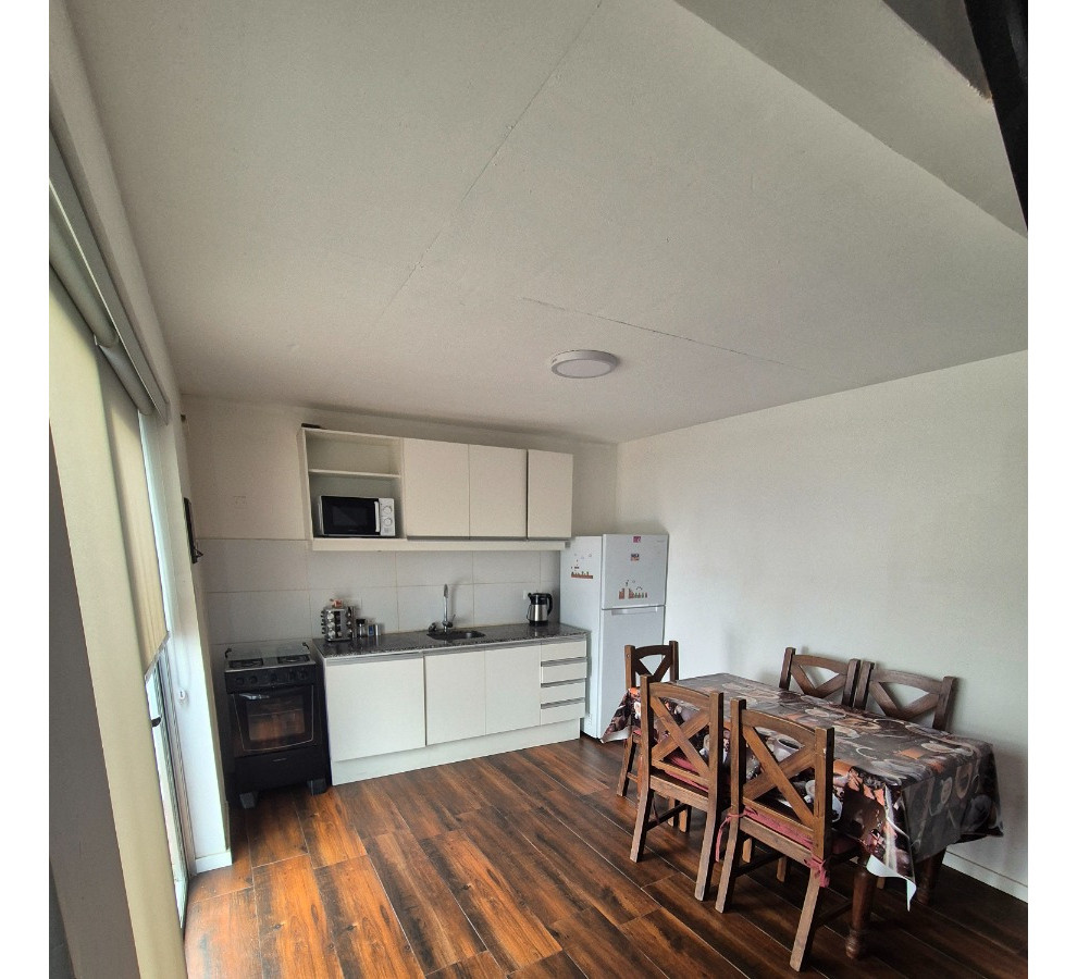 Casa ID.7631 - Hermoso Dúplex De 2 Dorm Con Patio y Parrillero En La Union