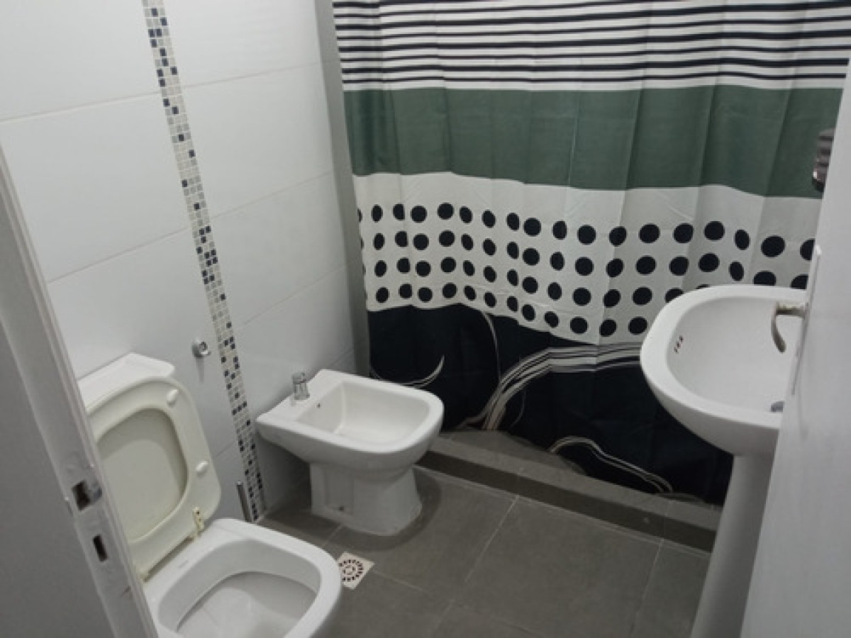 Casa ID.10201 - Alquiler Casa 2 Dormitorios, Altillo, Azotea En Aguada