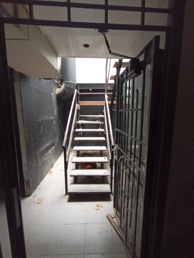 Casa ID.6763 - Venta Casa A Reciclar En Parque Rodó Para Vivienda O Empresa