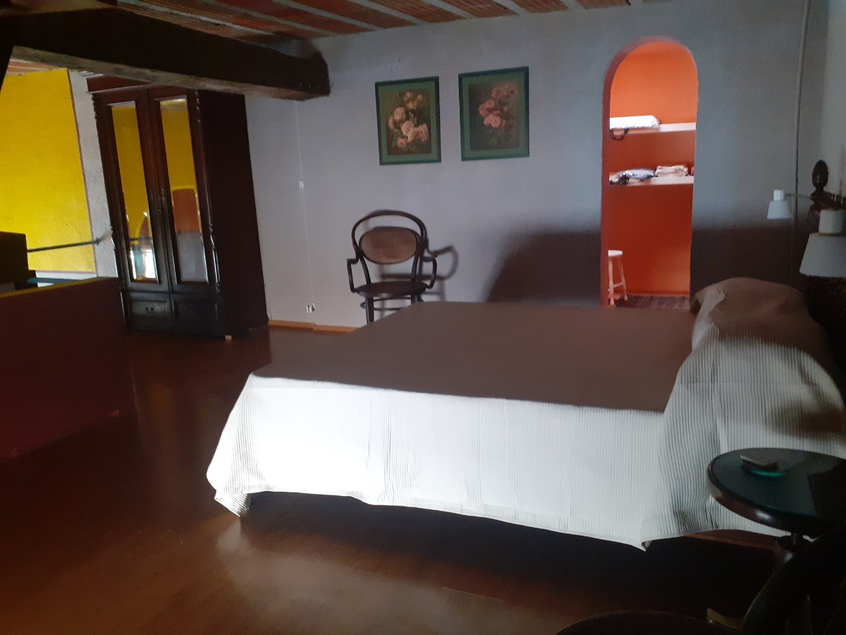 Casa ID.5451 - Venta Casa Esquina De Época Céntrica Montevideo 1 Dormitorio