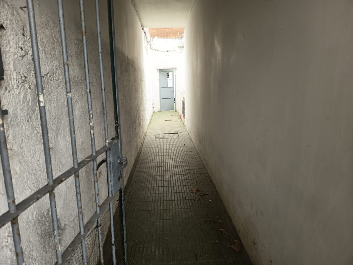 Casa ID.13059 - Alquiler Casa De 1 Dormitorio Luminosa Sin Gastos Comunes En Brazo Oriental