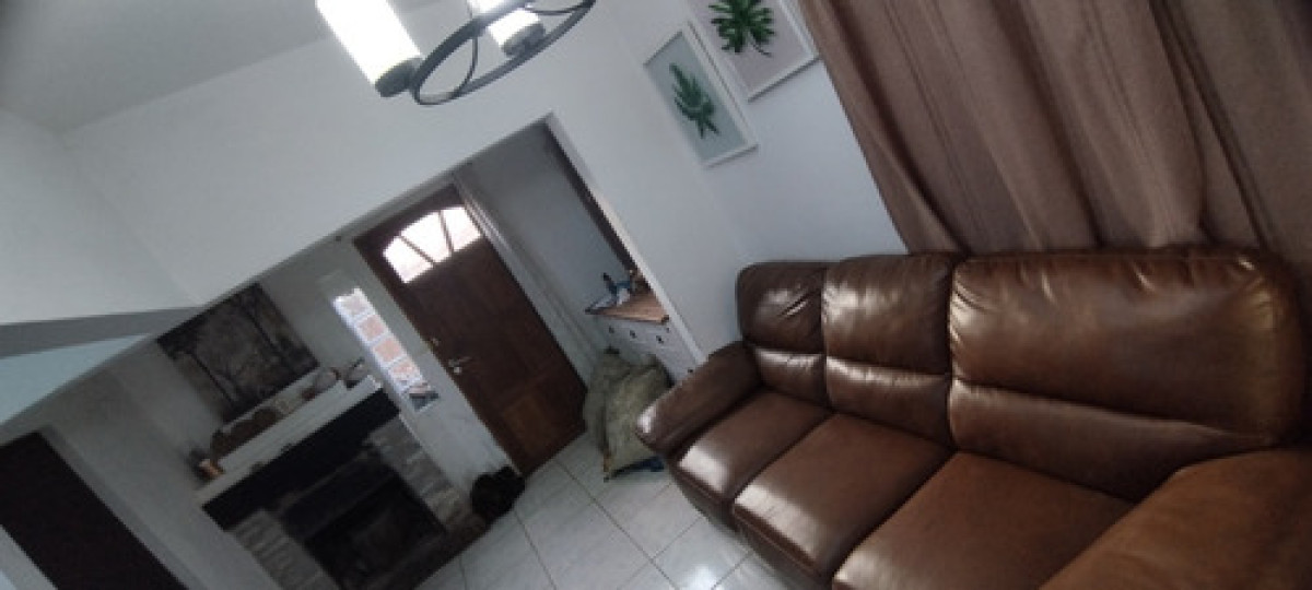 Casa ID.5599 - Venta De 2 Casas En El Mismo Terreno En Belvedere 6 Dormitorios 2 Baños !