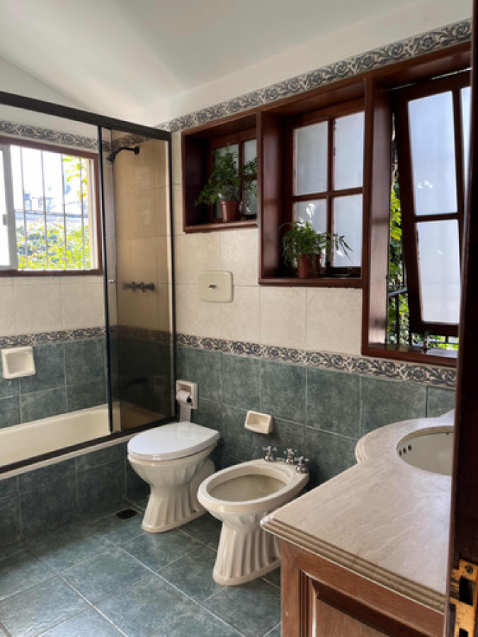 Casa ID.10555 - Hermosa Casa Ideal Empresa, U Hogar Con Cochera