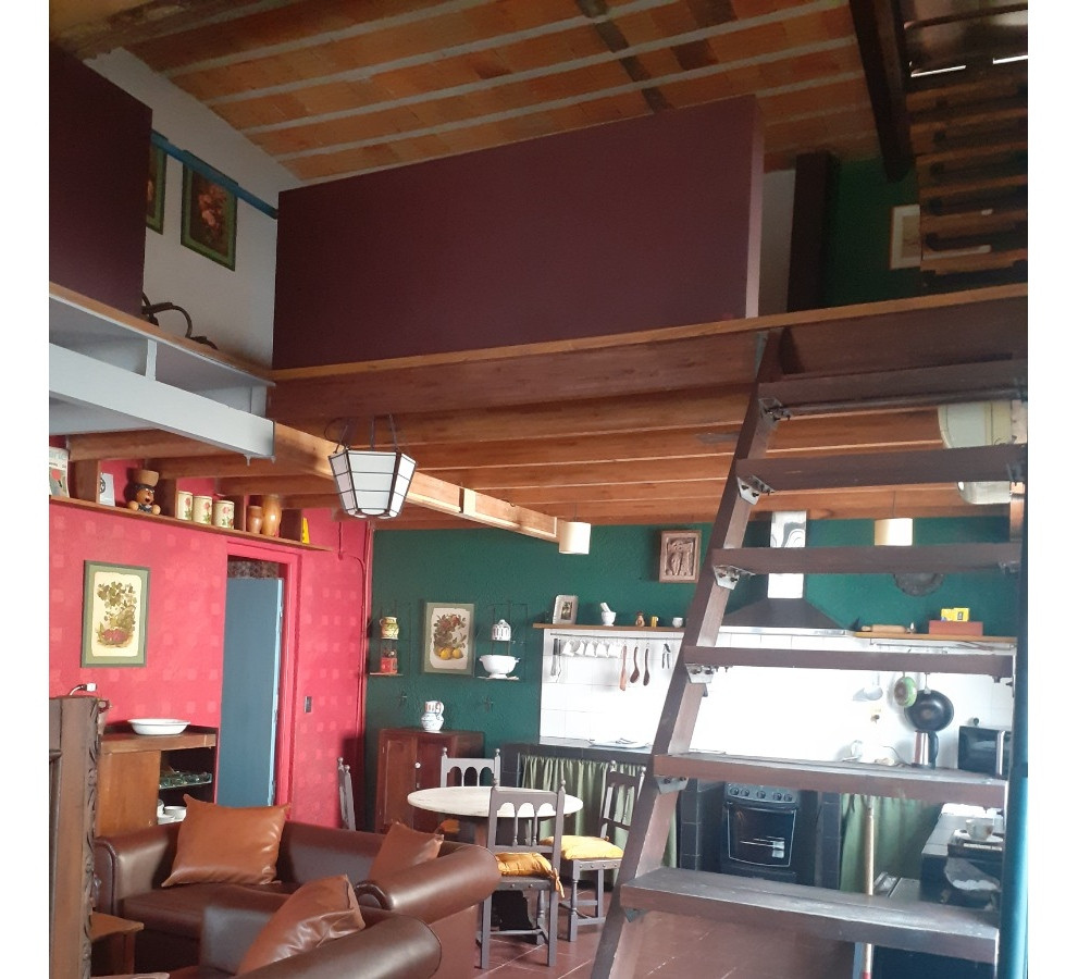 Casa ID.5451 - Venta Casa Esquina De Época Céntrica Montevideo 1 Dormitorio