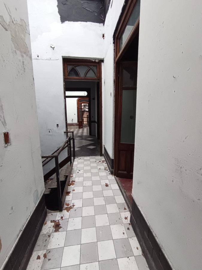 Casa ID.6763 - Venta Casa A Reciclar En Parque Rodó Para Vivienda O Empresa