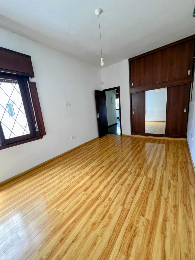 Casa ID.7327 - Hermosa Casa De 2 Dorm, Cochera, Parrillero, Barbacoa En Malvin