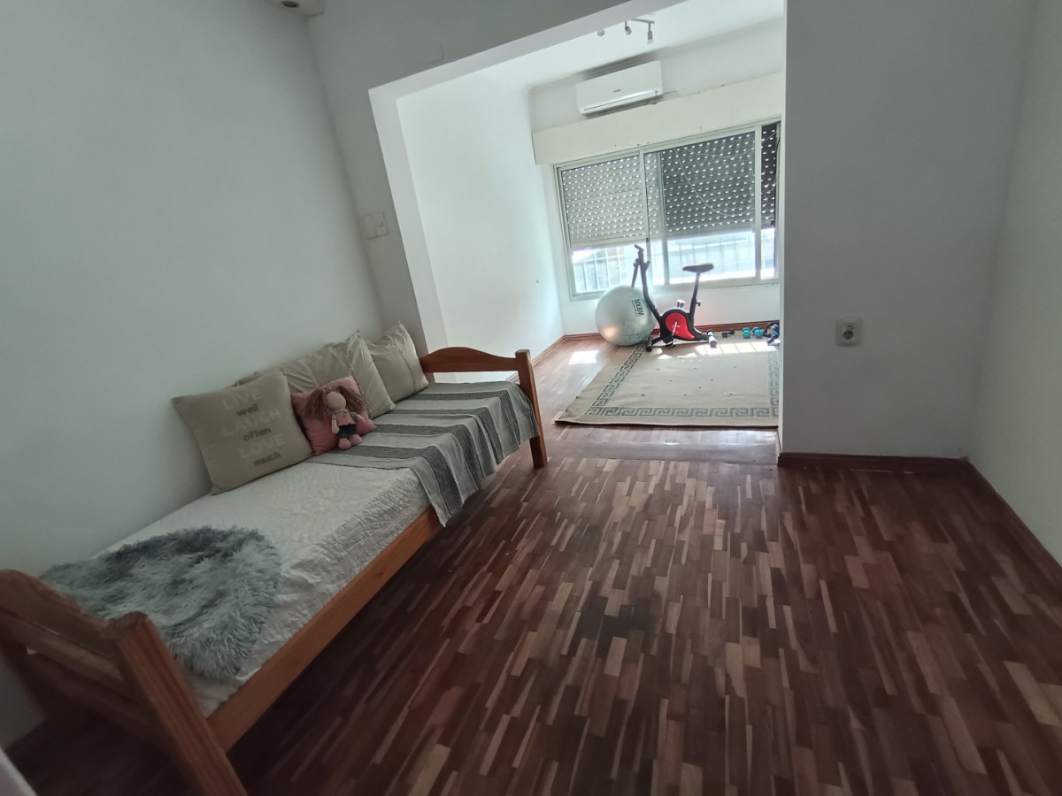 Casa ID.12015 - Venta Casa Dúplex Excelente Estado Garaje En Jacinto Vera