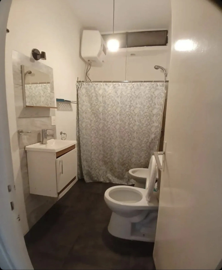 Casa ID.12806 - Alquiler De Casa 1 Dormitorio Con Patio Al Frente Sin Gastos Comunes En Aires Puros