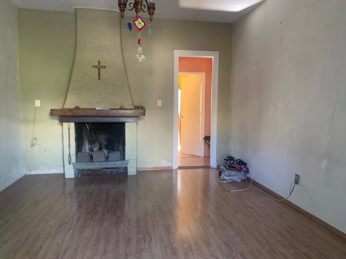 Casa ID.4426 - Venta Casa Para Vivienda O Local Muy Bien Ubicada