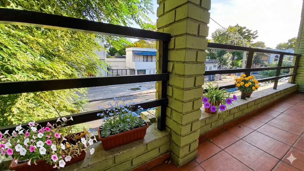 Casa ID.12015 - Venta Casa Dúplex Excelente Estado Garaje En Jacinto Vera