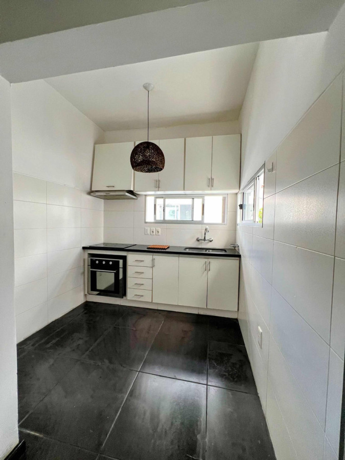 Casa ID.7327 - Hermosa Casa De 2 Dorm, Cochera, Parrillero, Barbacoa En Malvin