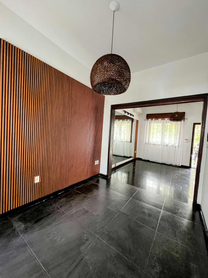 Casa ID.7327 - Hermosa Casa De 2 Dorm, Cochera, Parrillero, Barbacoa En Malvin