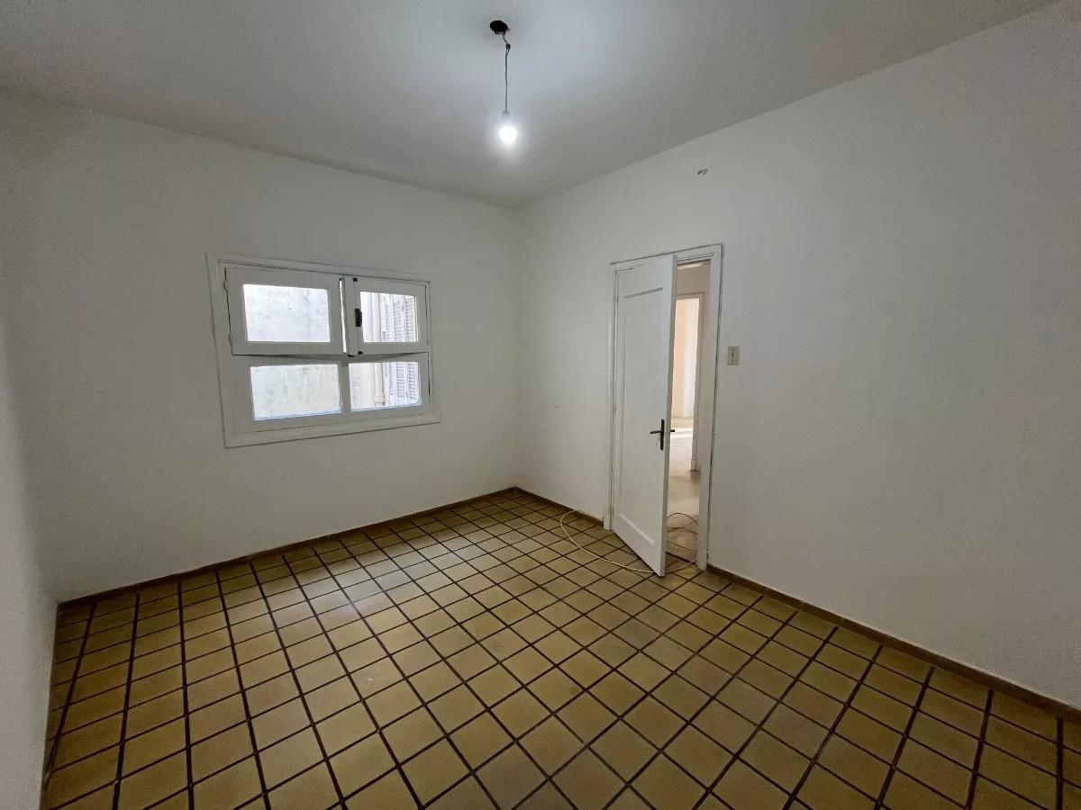 Casa ID.5849 - Encantadora Casa de 2 Dormitorios Con Renta En Buceo Terraza Con Vista Despejada