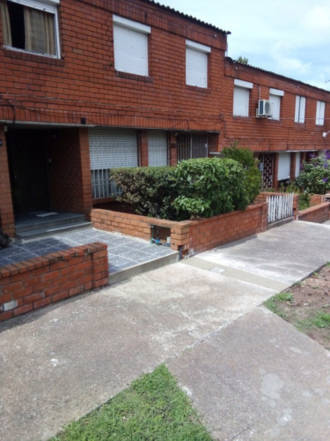 Casa ID.11409 - Venta Casa 2 Dormitorios En Complejo Cochera Sayago