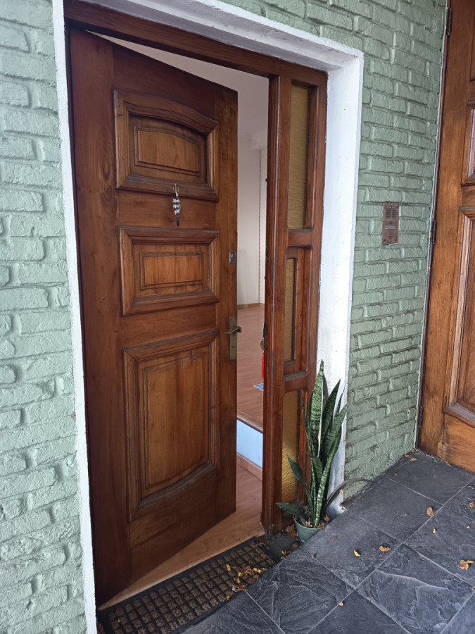 Casa ID.12015 - Venta Casa Dúplex Excelente Estado Garaje En Jacinto Vera