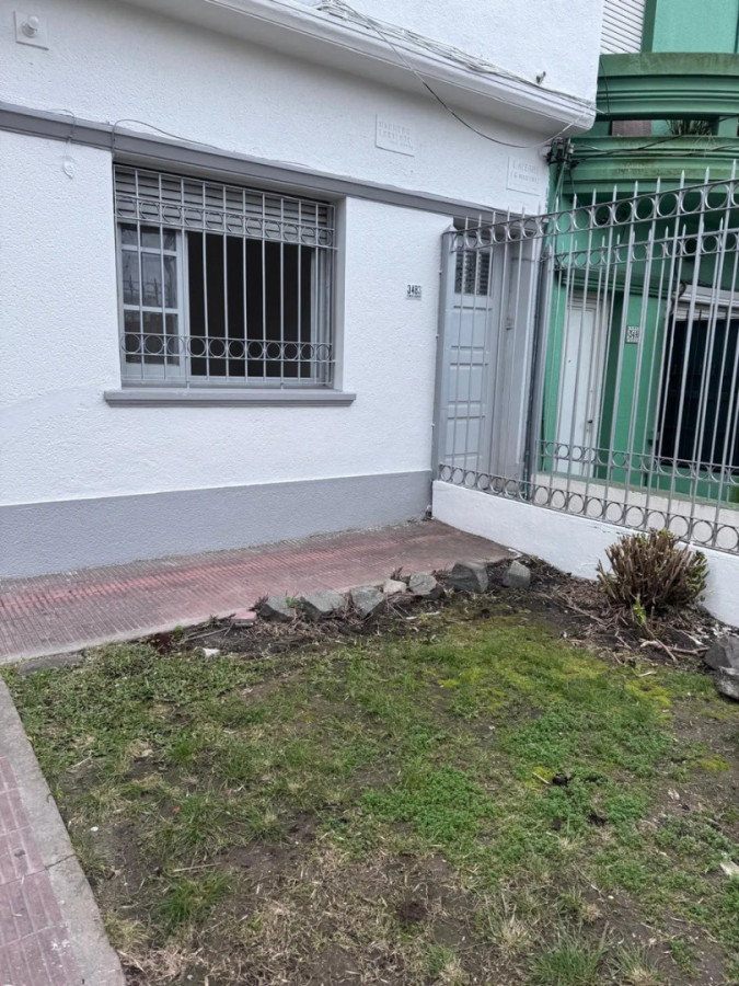 Casa ID.13219 - Alquiler Casa Planta Baja 2 Dormitorios Patio Sin Gastos Comunes En Buceo