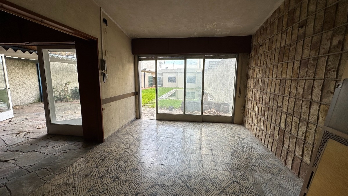 Casa ID.6483 - Hermosa Casa De 4 Dorm Con Gigante Terreno Parrillero y Garaje