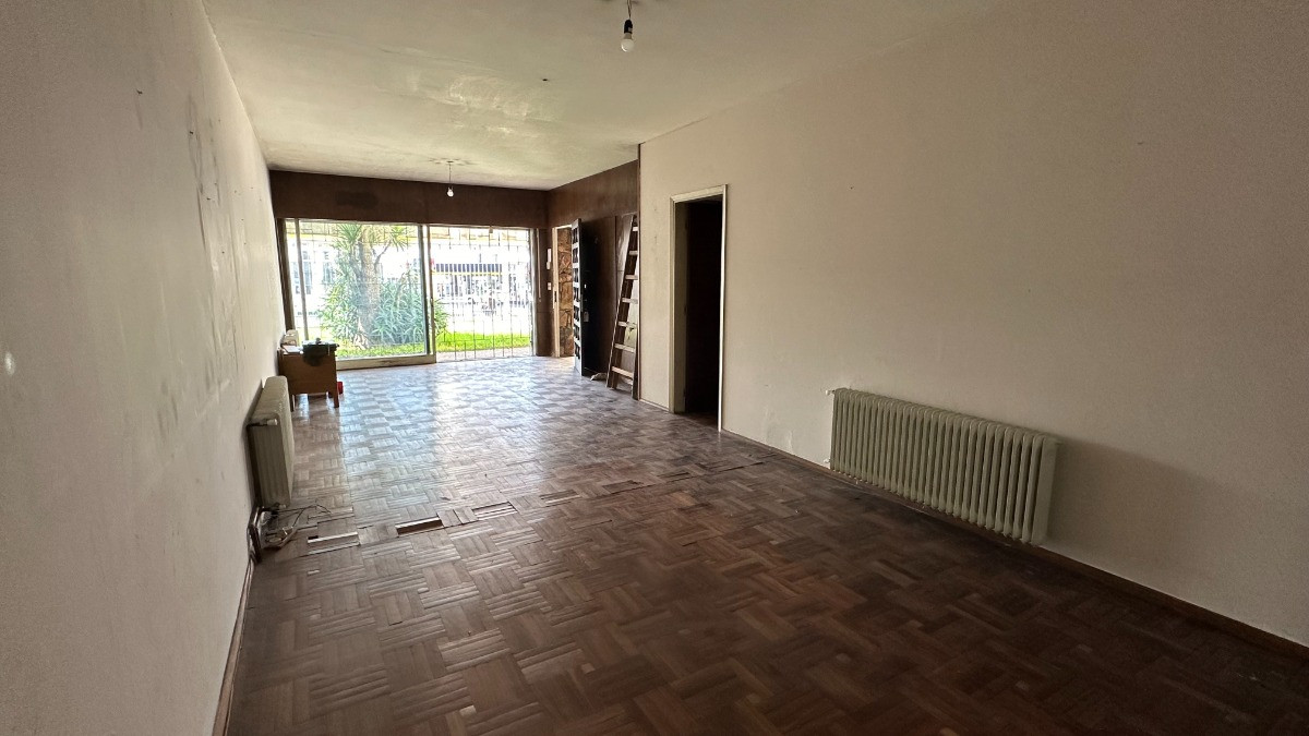 Casa ID.6483 - Hermosa Casa De 4 Dorm Con Gigante Terreno Parrillero y Garaje