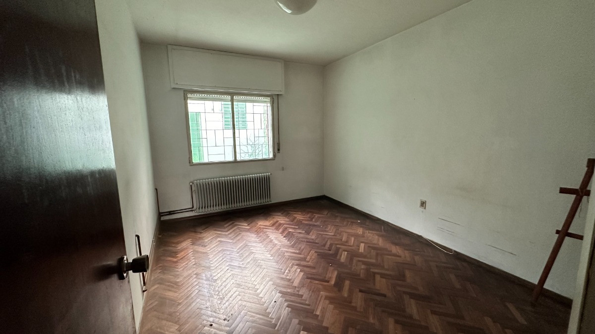 Casa ID.6483 - Hermosa Casa De 4 Dorm Con Gigante Terreno Parrillero y Garaje