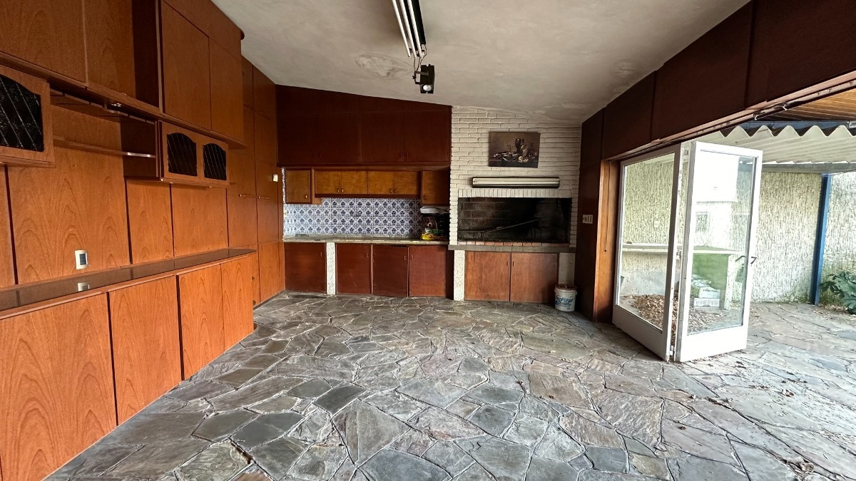 Casa ID.6483 - Hermosa Casa De 4 Dorm Con Gigante Terreno Parrillero y Garaje