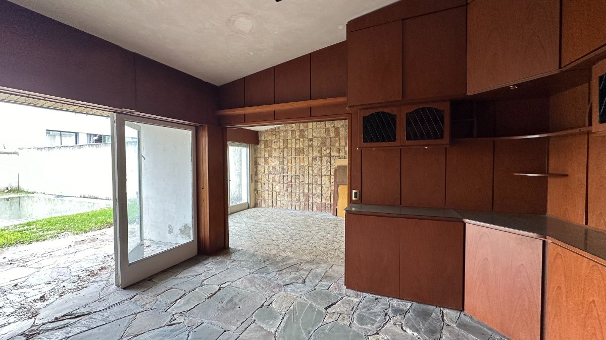 Casa ID.6483 - Hermosa Casa De 4 Dorm Con Gigante Terreno Parrillero y Garaje