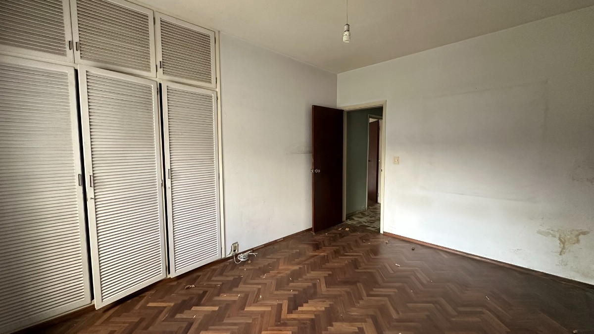 Casa ID.6483 - Hermosa Casa De 4 Dorm Con Gigante Terreno Parrillero y Garaje