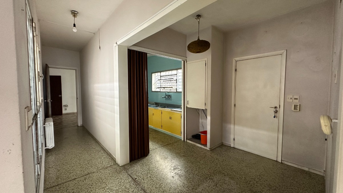 Casa ID.6483 - Hermosa Casa De 4 Dorm Con Gigante Terreno Parrillero y Garaje