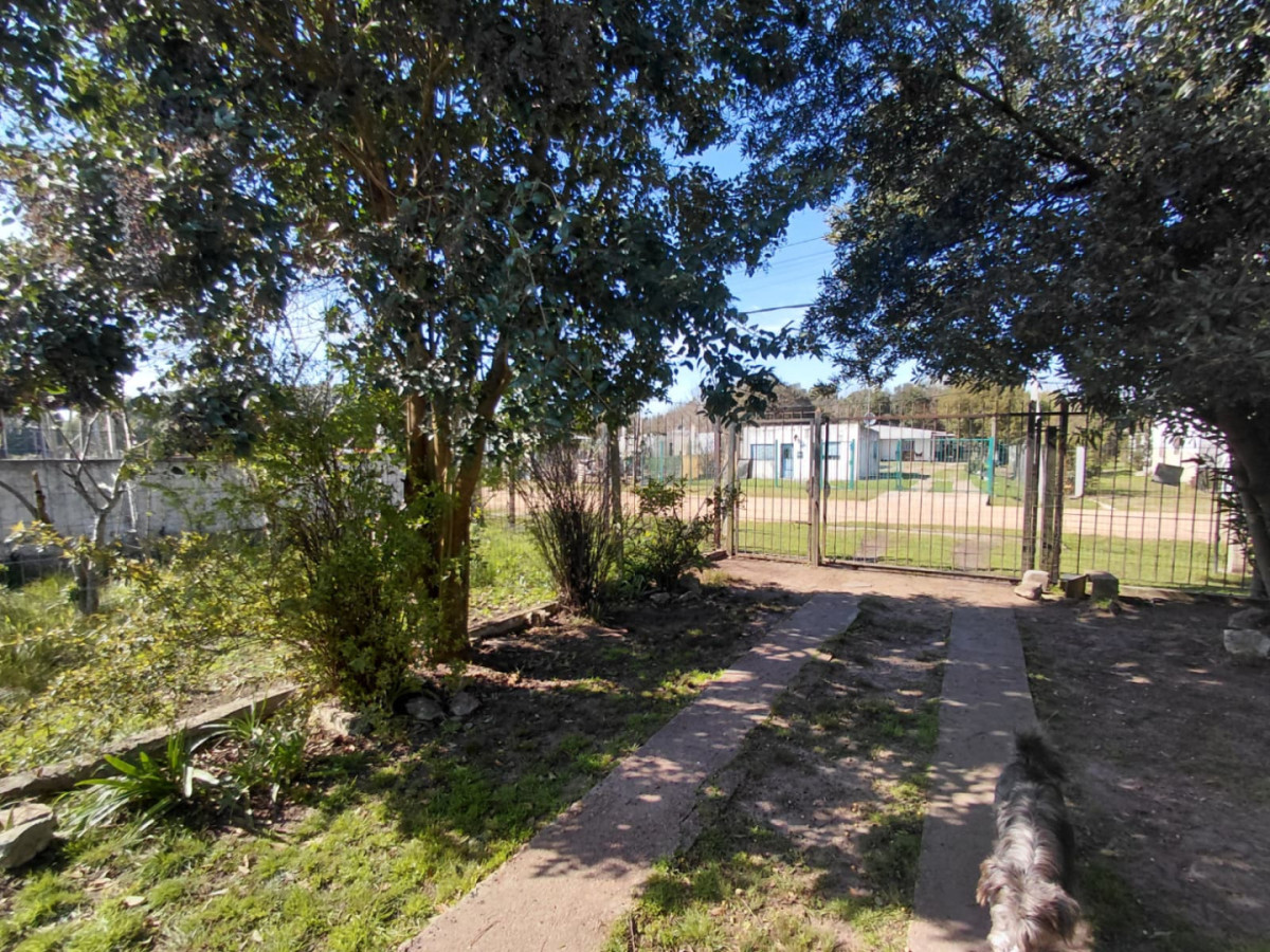 Casa ID.12989 - Venta Casa Con Apartamento Y Gran Terreno En Toledo Canelones