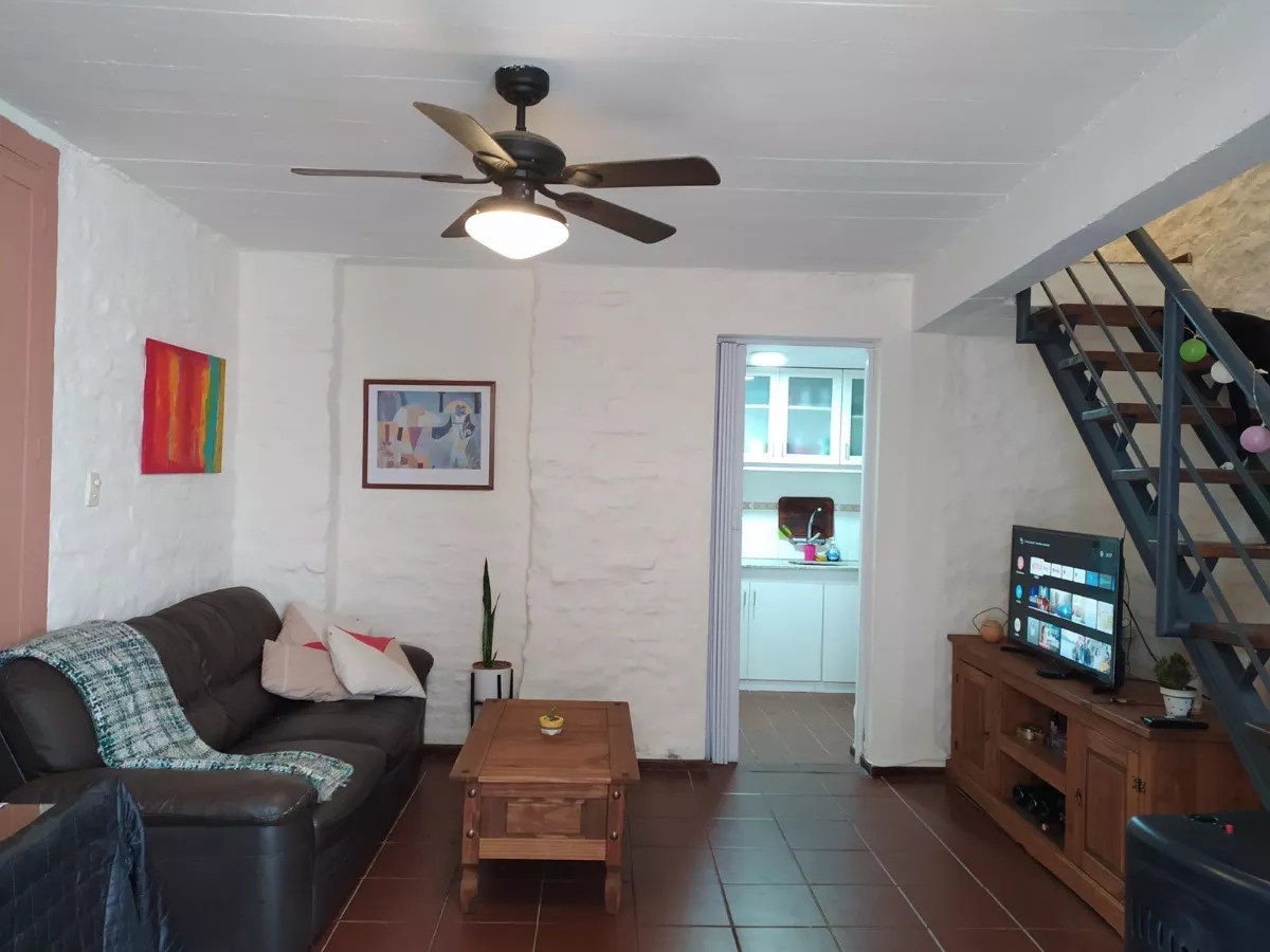 Casa ID.6885 - Hermoso Apto Tipo Casa 2 Dormitorios Bien Iluminada