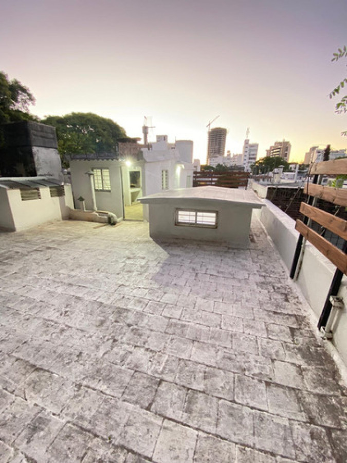 Casa ID.10821 - Oportunidad en Pocitos! Casa En Alquiler 3 Dormitorios, Balcón, Mascotas Bienvenidas!