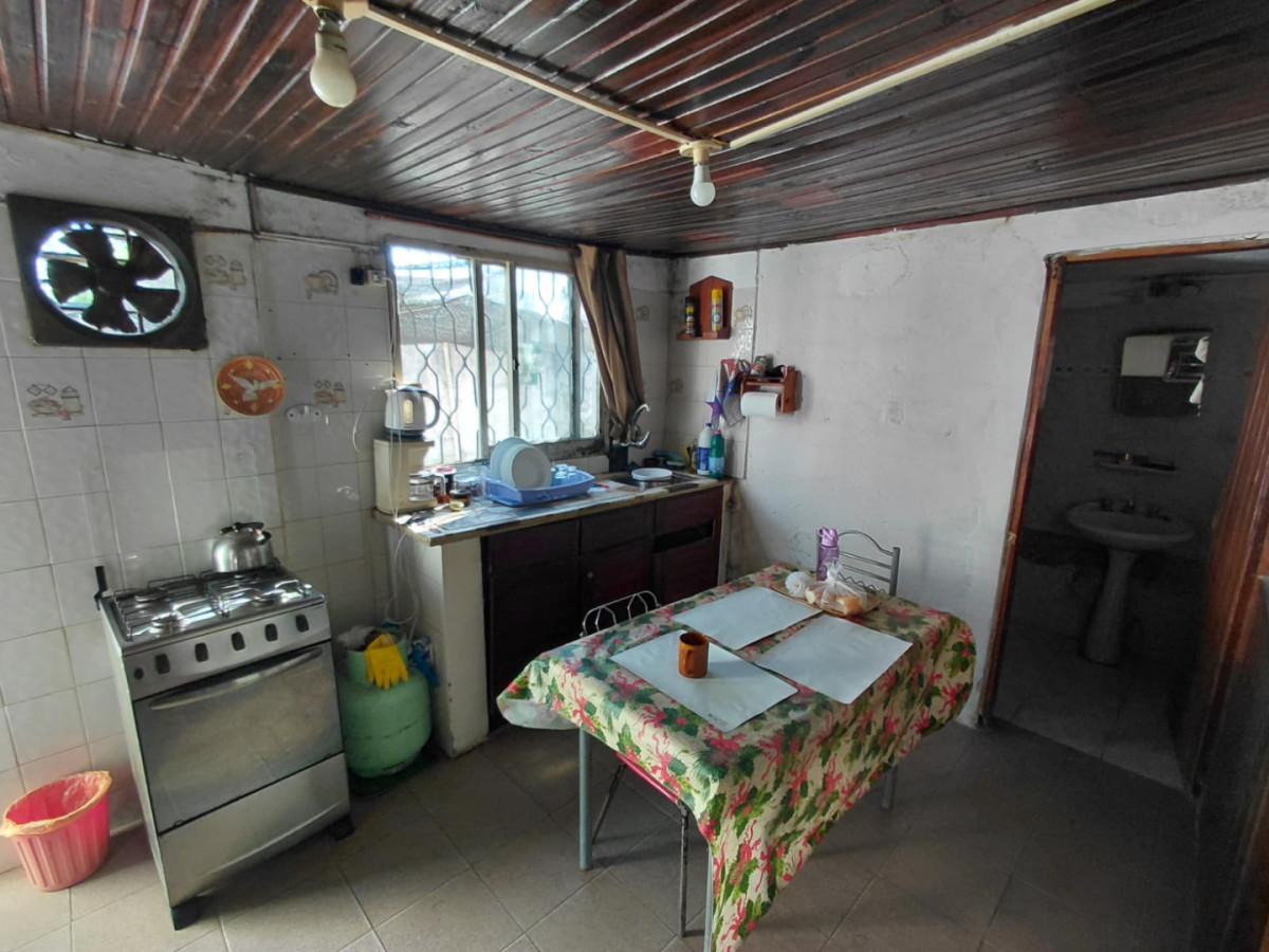 Casa ID.12989 - Venta Casa Con Apartamento Y Gran Terreno En Toledo Canelones