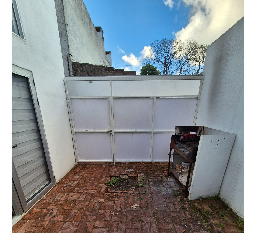 Casa ID.7688 - Venta De Apartamento Dúplex 2 Dormitorios Patio Con Parrillero Complejo En Unión