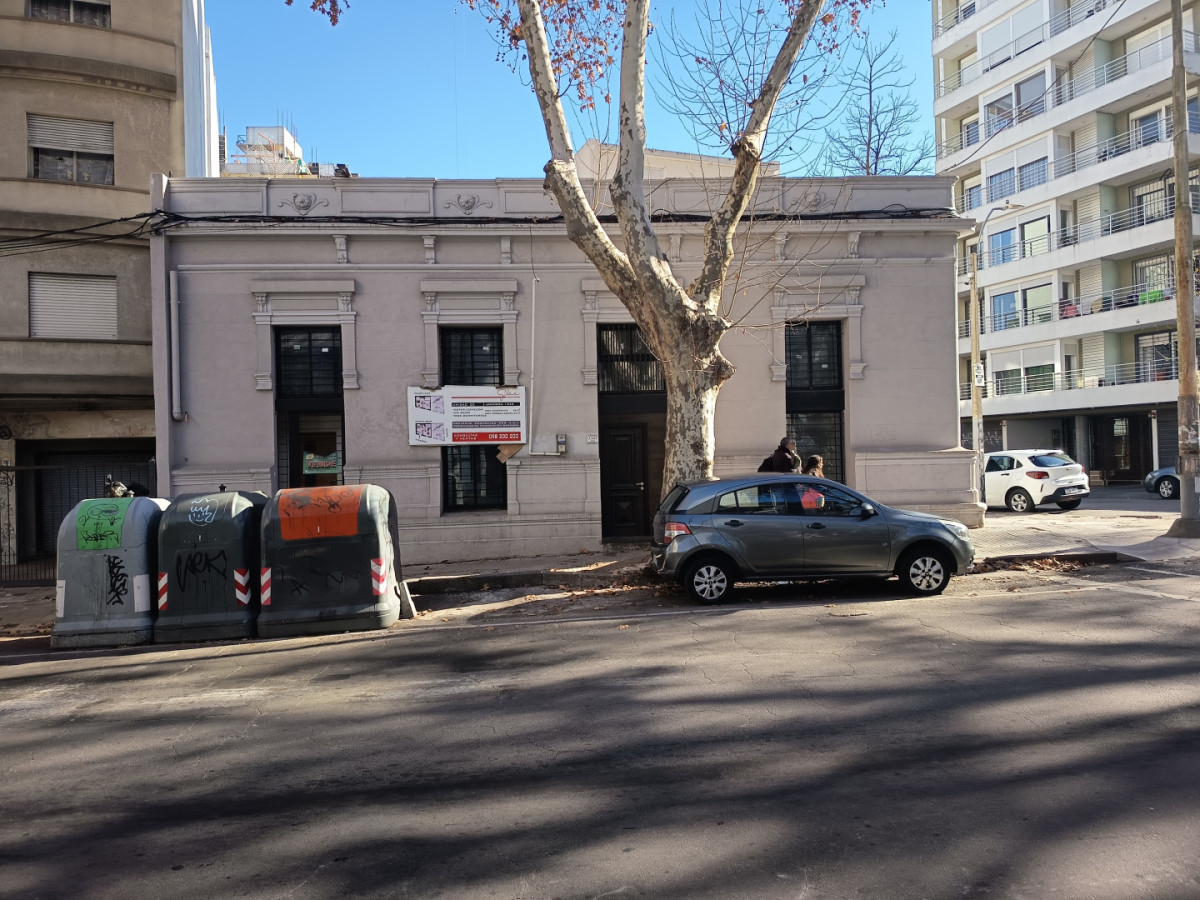 Casa ID.12922 - Casa PH Reciclada 2 Dormitorios Sin GC Cordón Azotea 