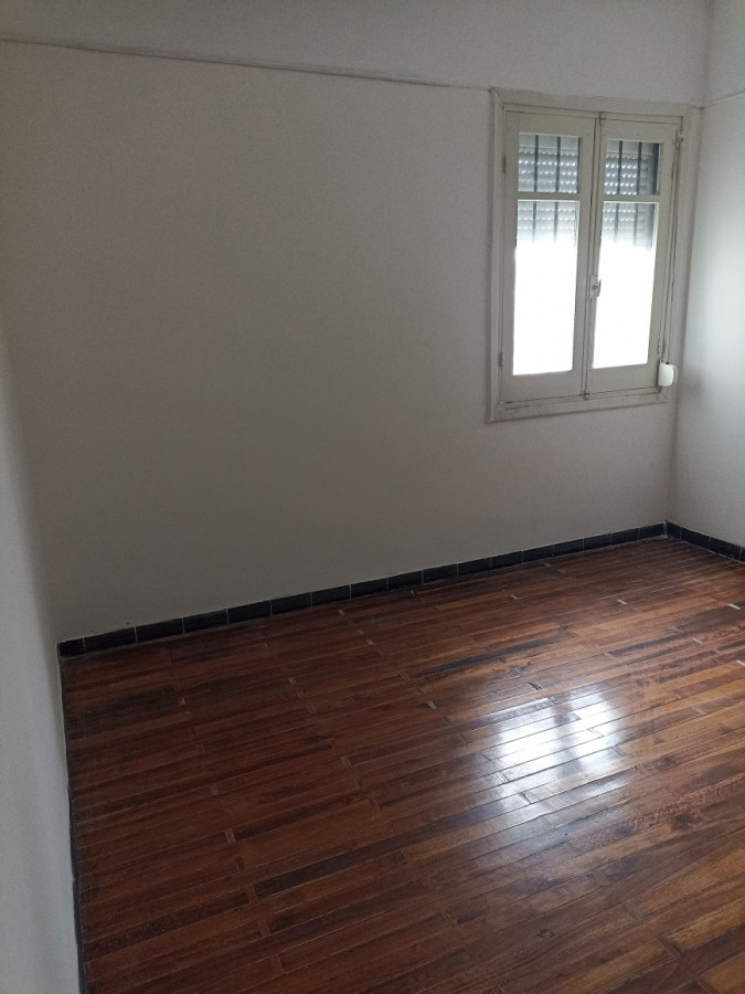 Casa ID.7882 - Venta De Casa 4 Dormitorios 2 Baños Sobre Av 8 de Octubre En Unión