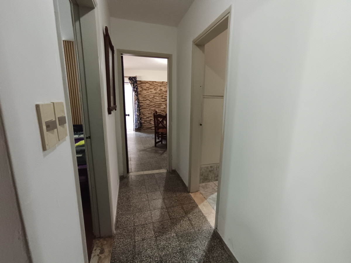 Casa ID.13104 - Venta Casa 3 Dormitorios Con Gran Terreno de 904 M2 Barbacoa Y Cochera Para 6 Autos En Belvedere