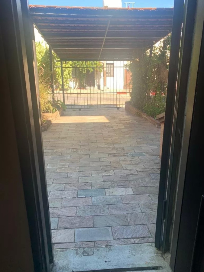 Casa ID.4426 - Venta Casa Para Vivienda O Local Muy Bien Ubicada