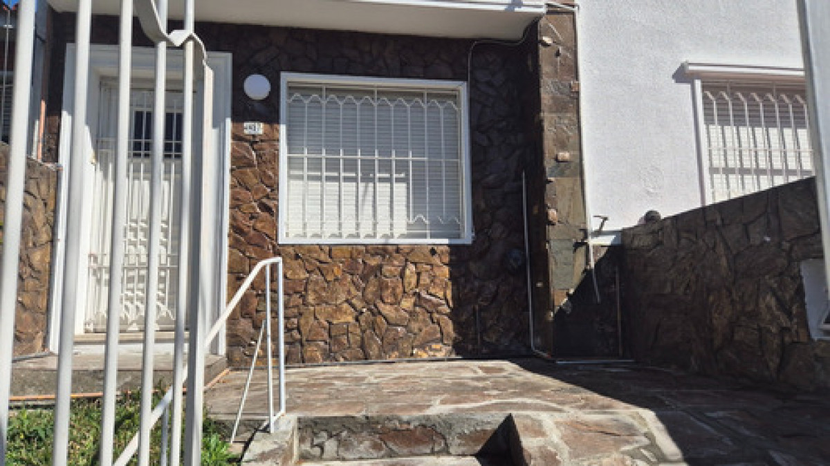 Casa ID.10926 - Casa Remodelada 2 Dormitorios Patio Cochera En Atahualpa