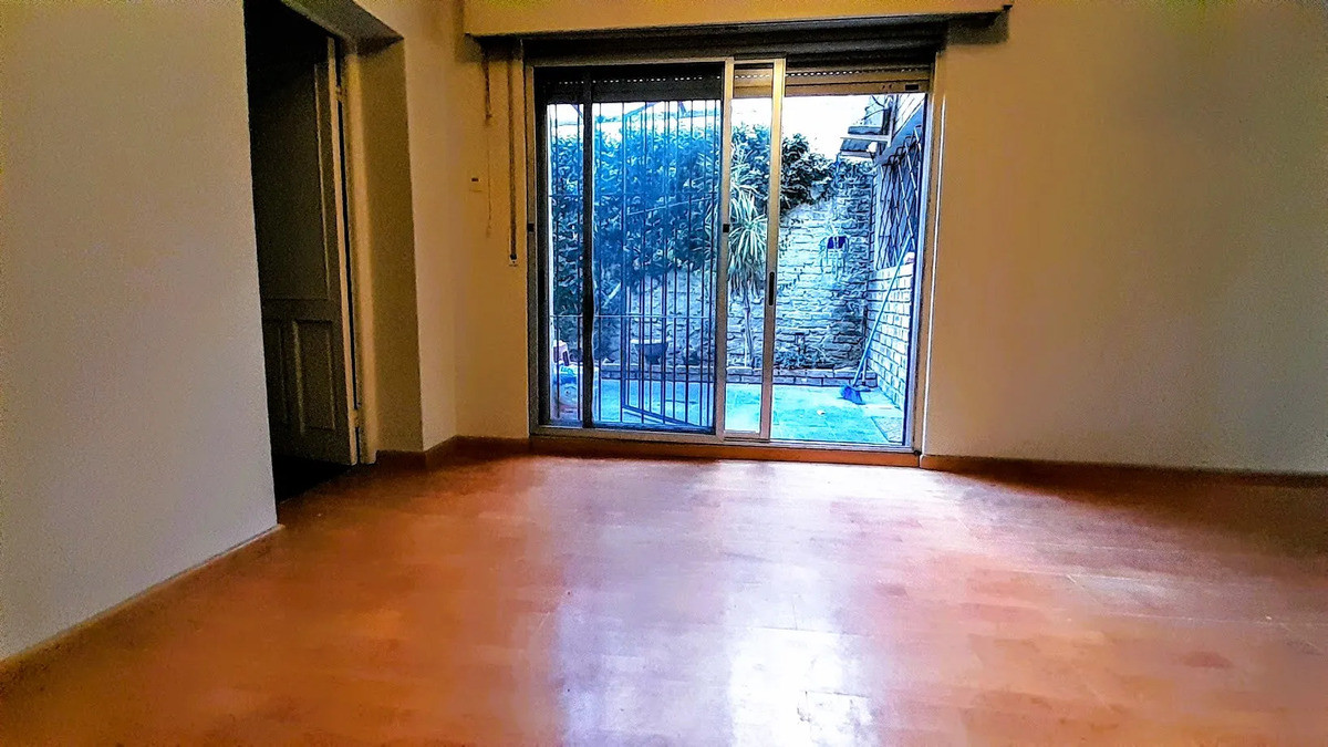 Casa ID.12015 - Venta Casa Dúplex Excelente Estado Garaje En Jacinto Vera